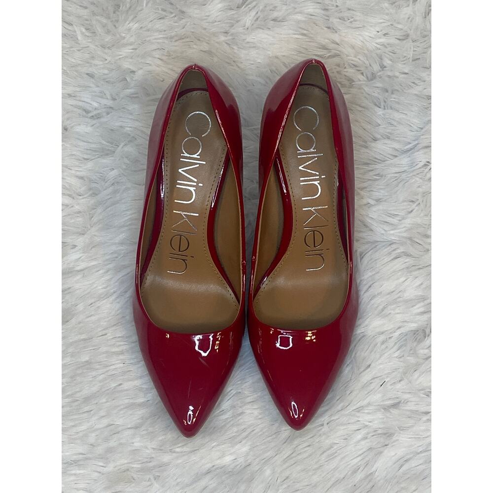 Calvin Klein, Kamara Pump, Color Crimson, Size 7
